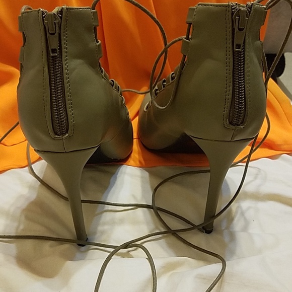 🇺🇸Charlotte Russe Olive Green heels - Picture 4 of 7